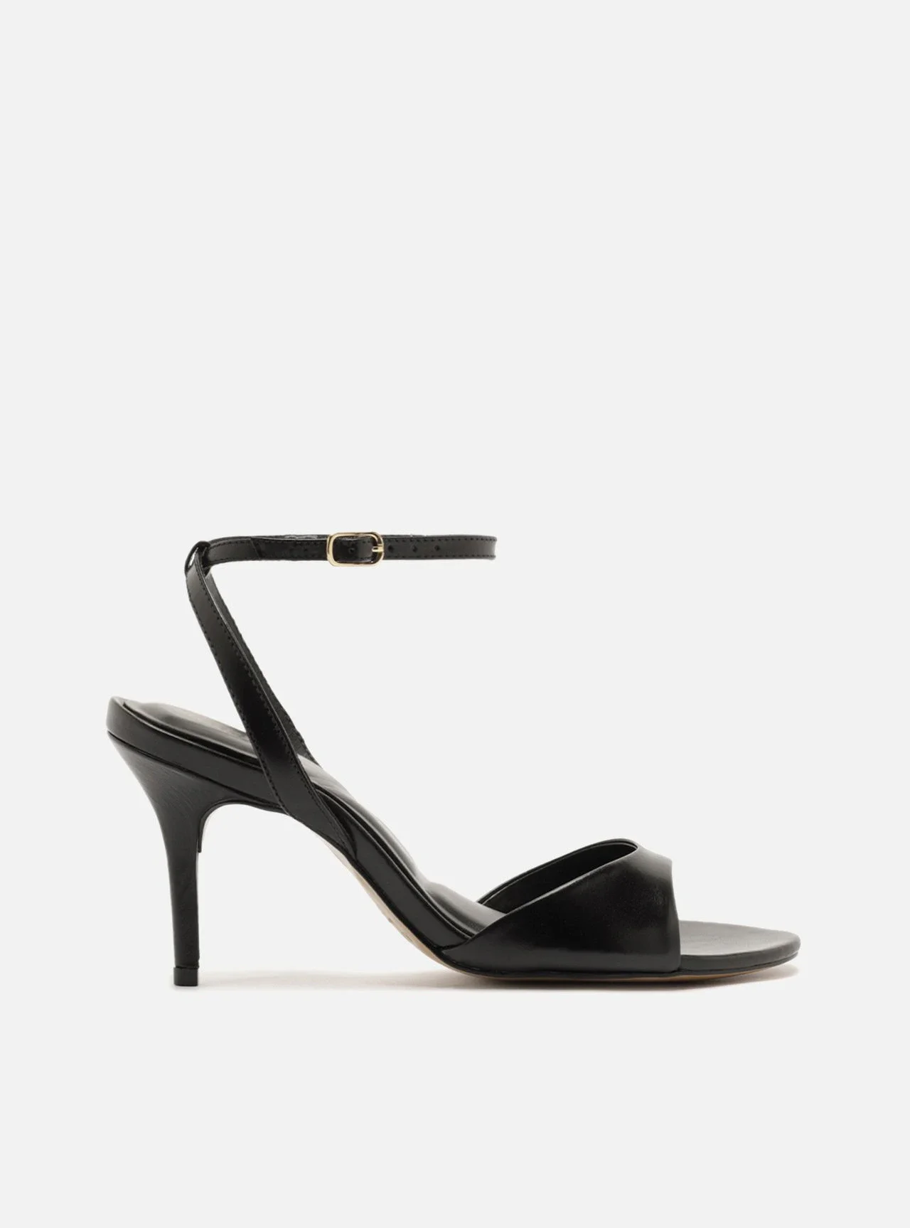 Scarpin Preto Couro Salto Fino