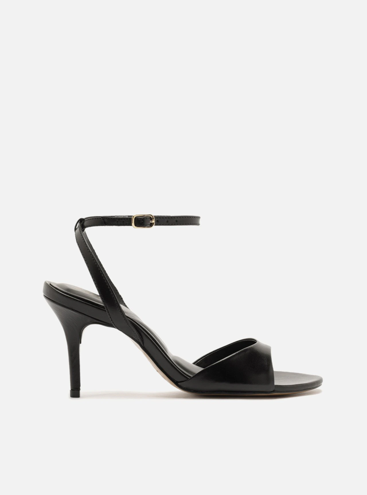 Scarpin Preto Couro Salto Fino
