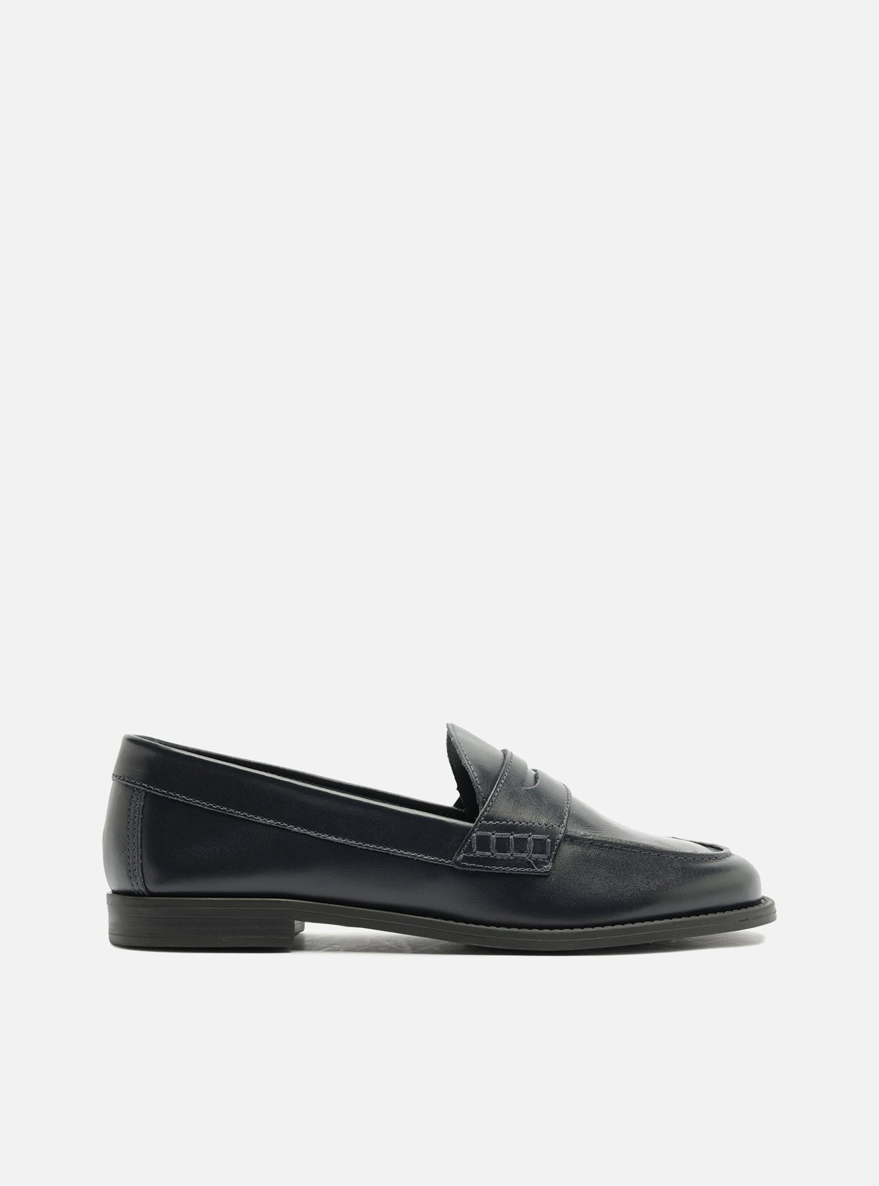 Mocassim Azul Marinho Couro Bico Redondo Tira Classic