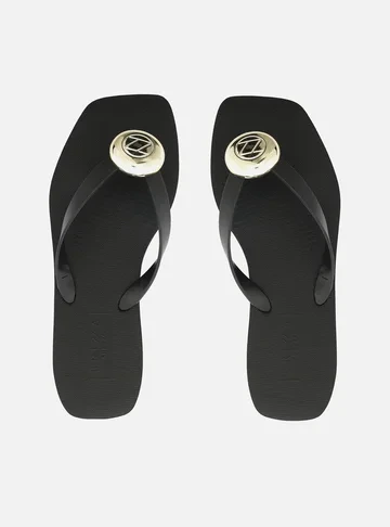 Chinelo de Dedo Preto Square Tiras Largas