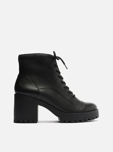 Bota Coturno Preta Couro Salto Bloco Tratorado