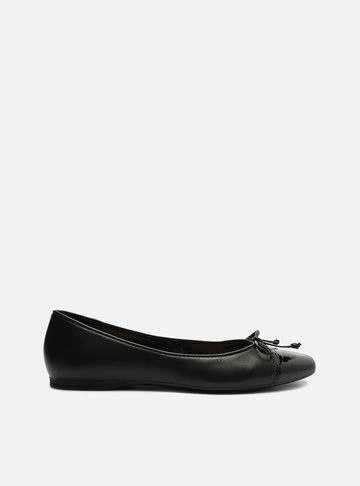Sapatilha Preta Cap Toe Laço