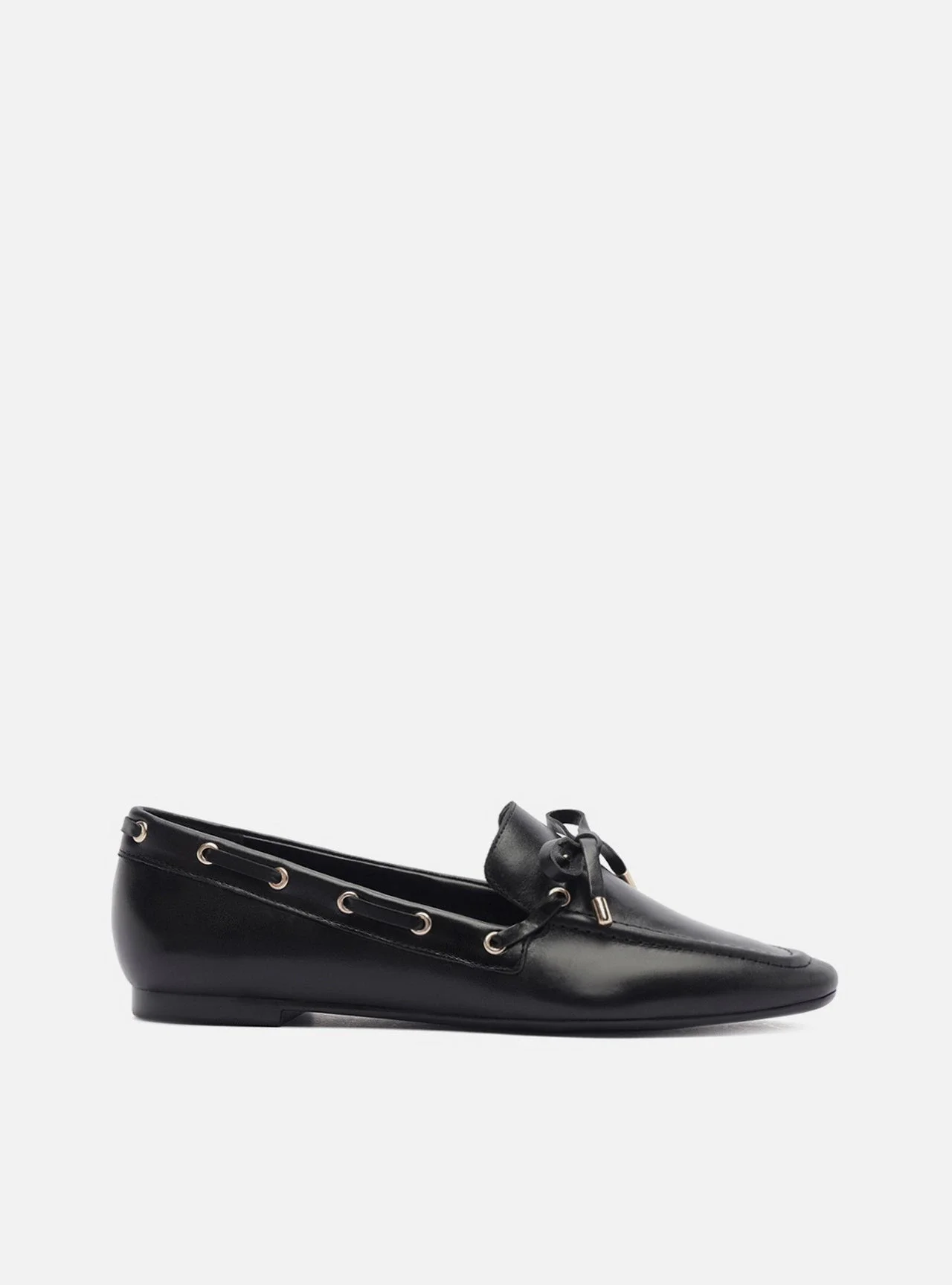 Mocassim Preto Couro Bico Quadrado Laço