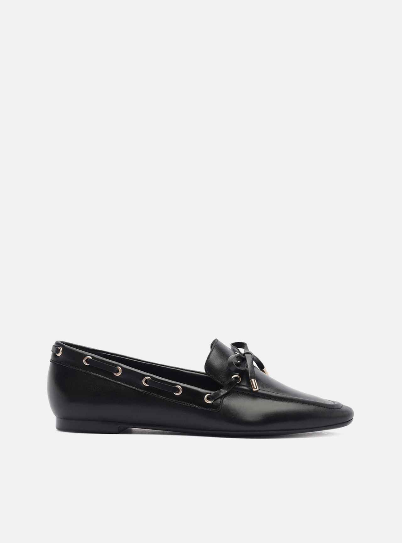 Mocassim Preto Couro Bico Quadrado Laço