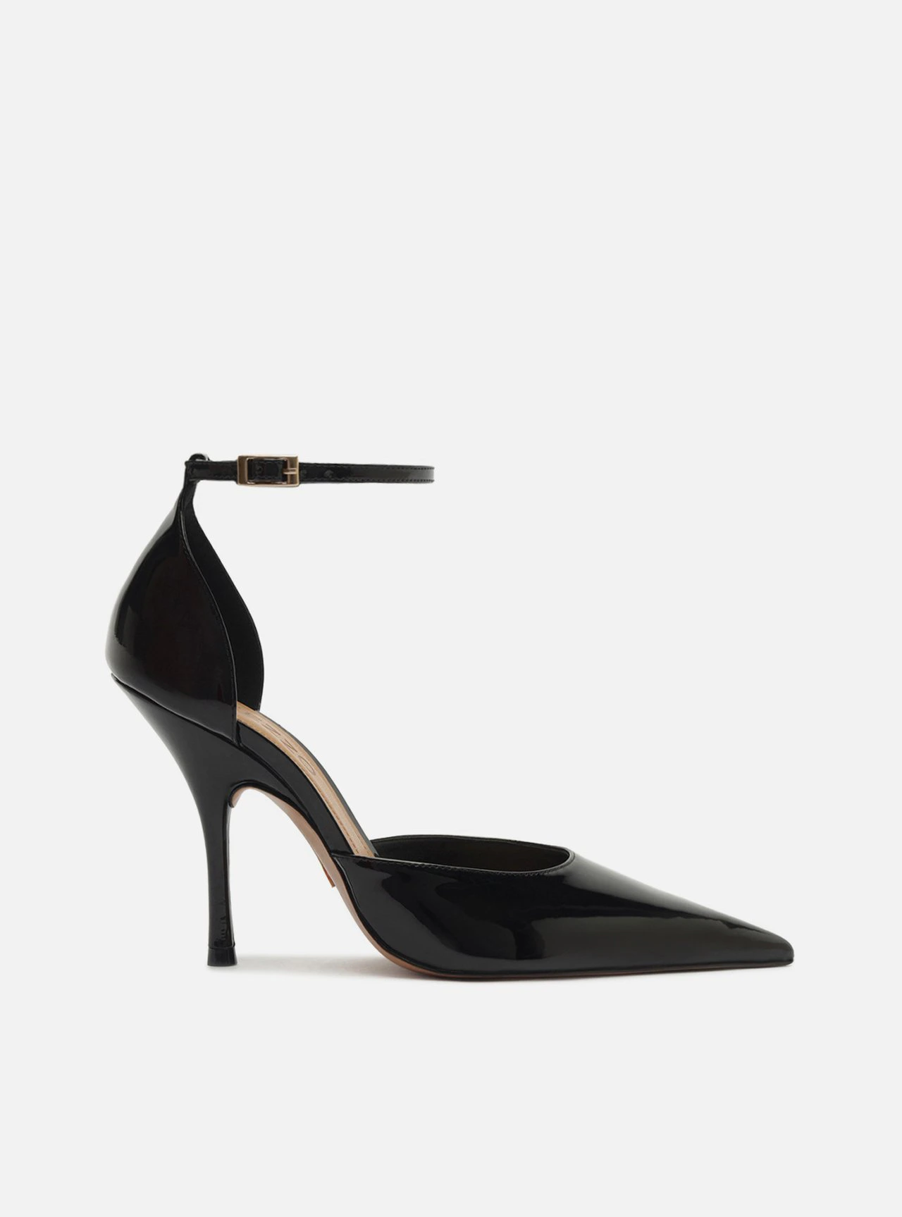 Scarpin Preto Verniz Salto Alto Fivela