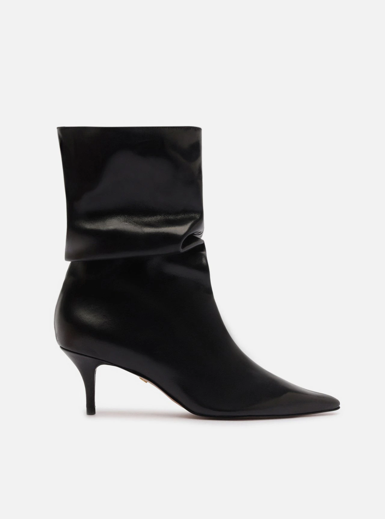 Bota Preta Couro Salto Baixo Fino Slouchy