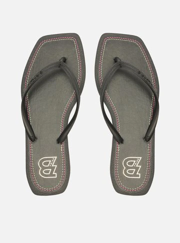 Chinelo de Dedo Preto Square Recouro Eletrizzante