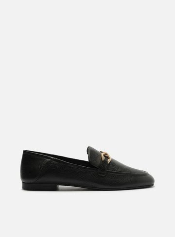 Mocassim Preto Couro Bridão Metálico Básico
