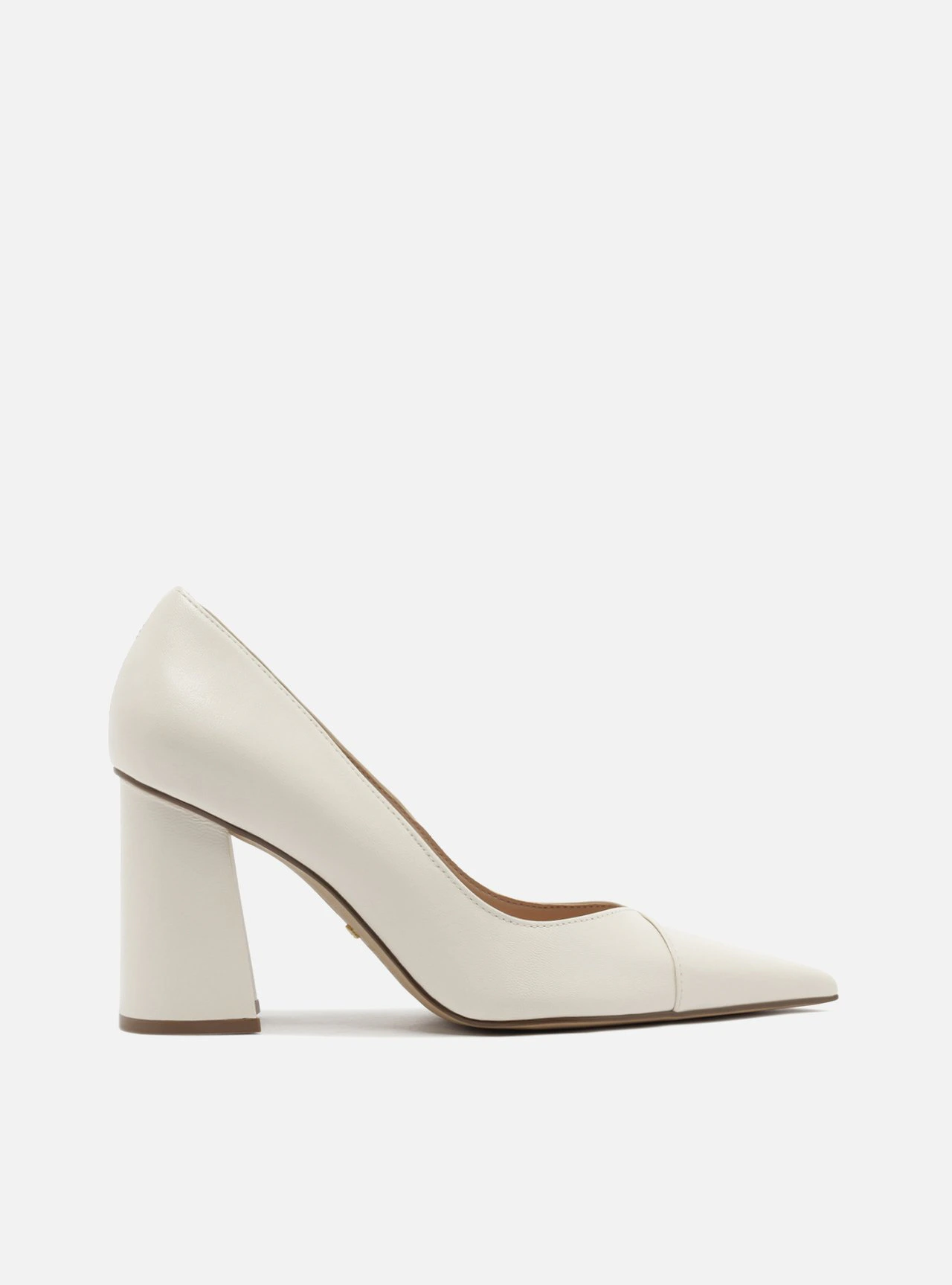 Scarpin Off White Couro Salto Bloco Laqueado
