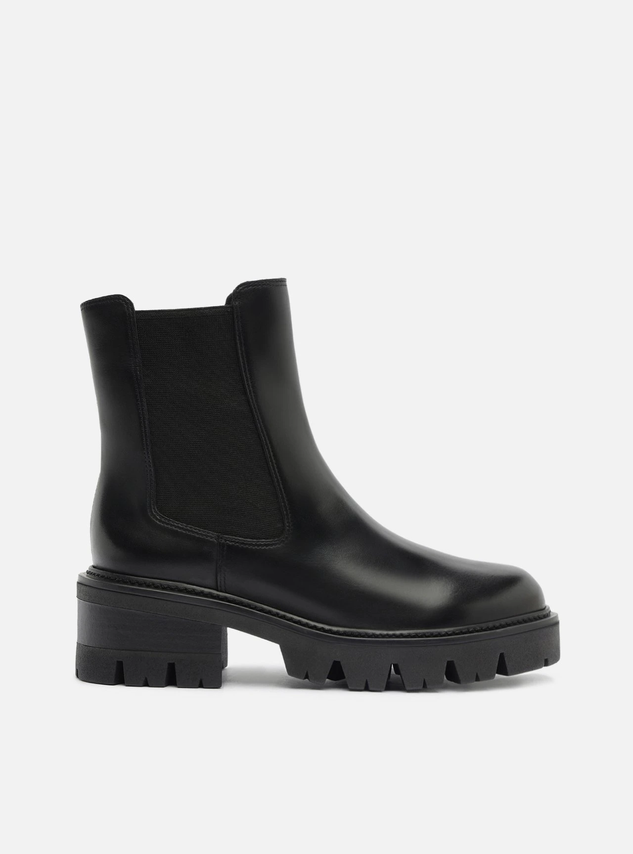 Bota Preta Cano Curto Salto Tratorado Chelsea