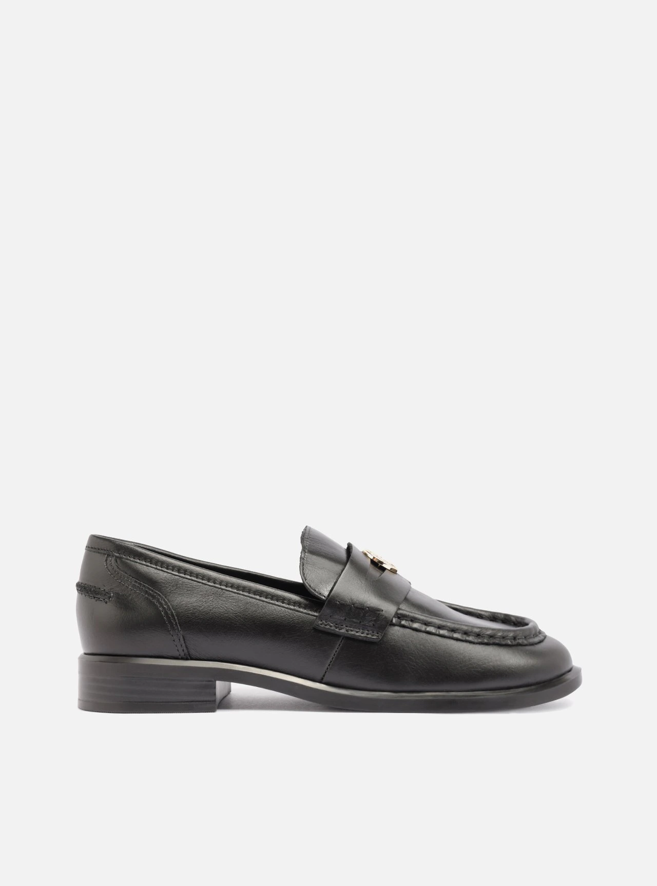 Mocassim Preto Couro Salto Bloco Metais