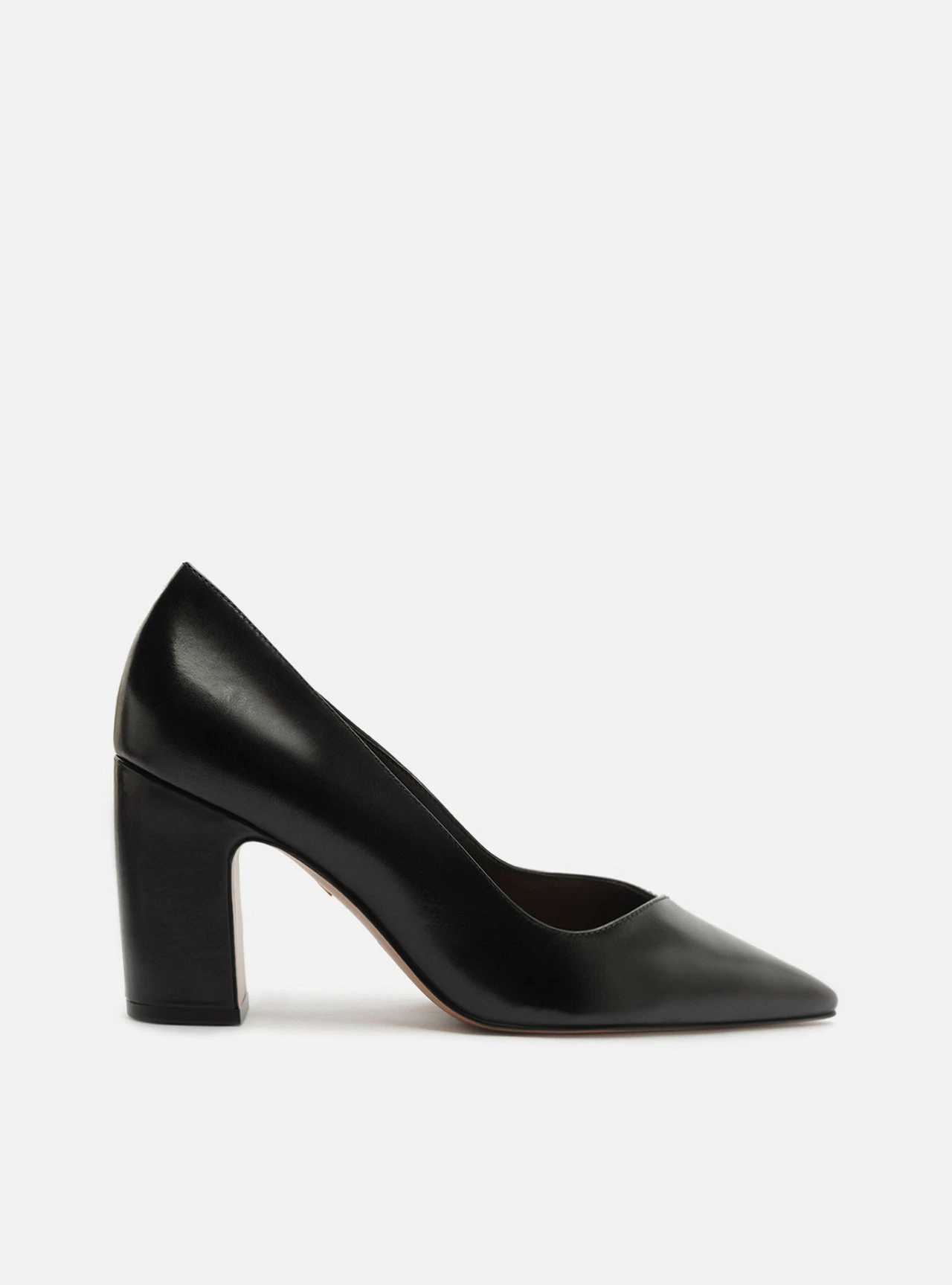 Scarpin Preto Couro Salto Bloco