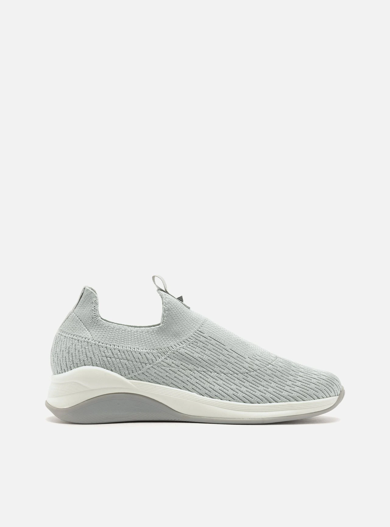 Tênis Slip On Prata Knit Bico Redondo Básico