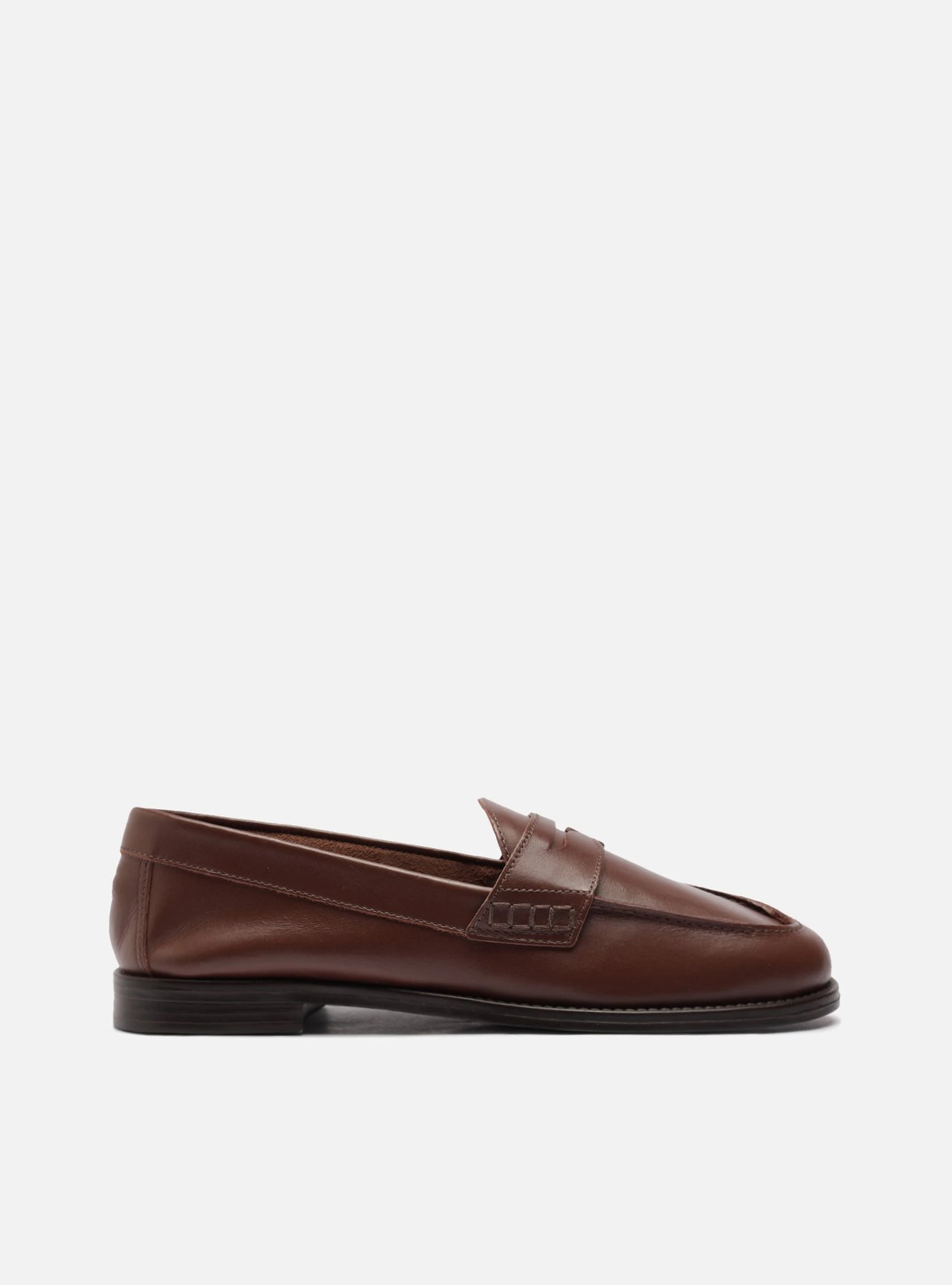 Mocassim Marrom Couro Bico Redondo Tira Classic
