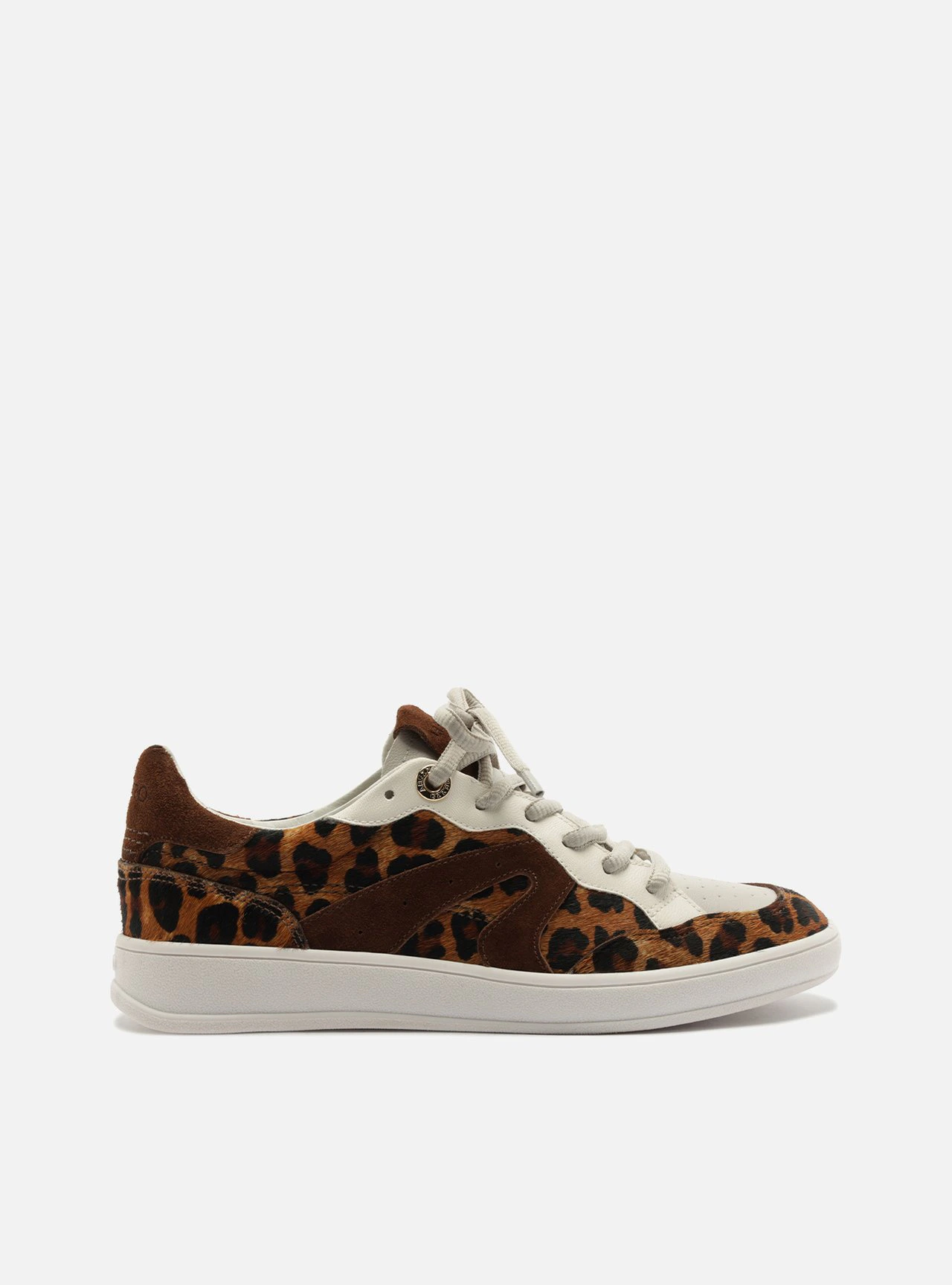 Tênis Natural Bico Redondo Suede Animal Print