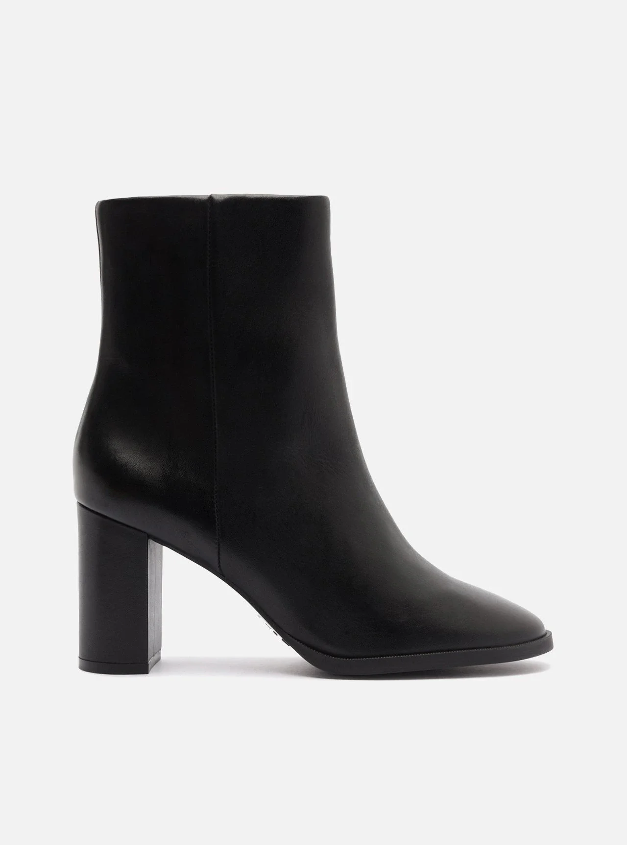 Bota Preta Couro Salto Bloco Cano Curto