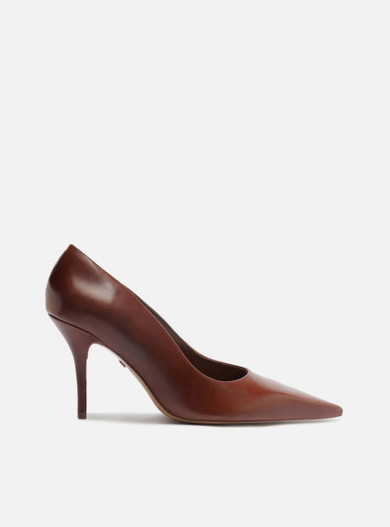 Scarpin Marrom Couro Salto Fino Verniz