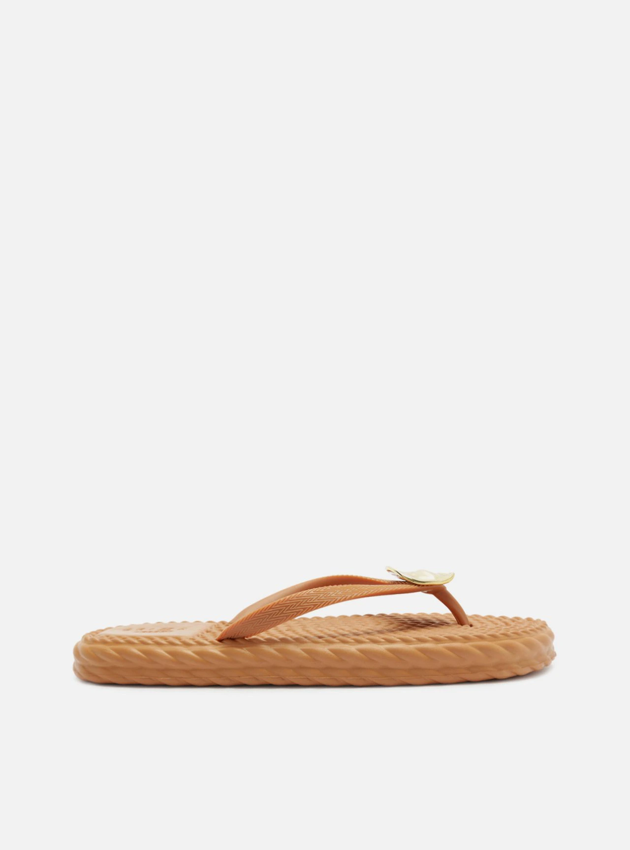Chinelo de Dedo Marrom Flatform Metais Brizza
