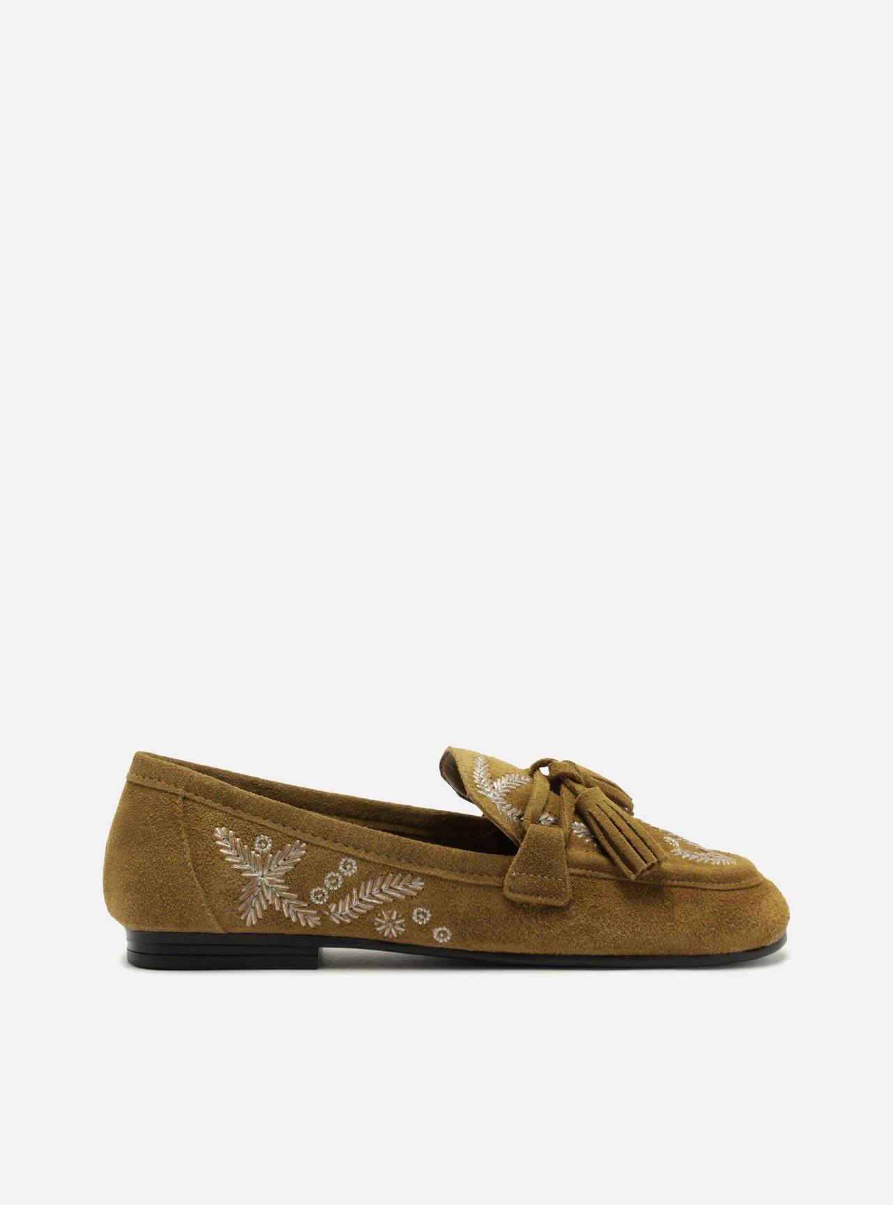 Mocassim Caramelo Acamurçado Bordado Tassel