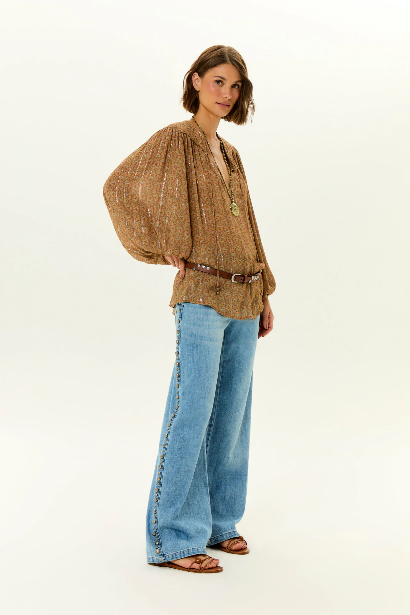 Calça Jeans Wide Leg Rebites Laterais