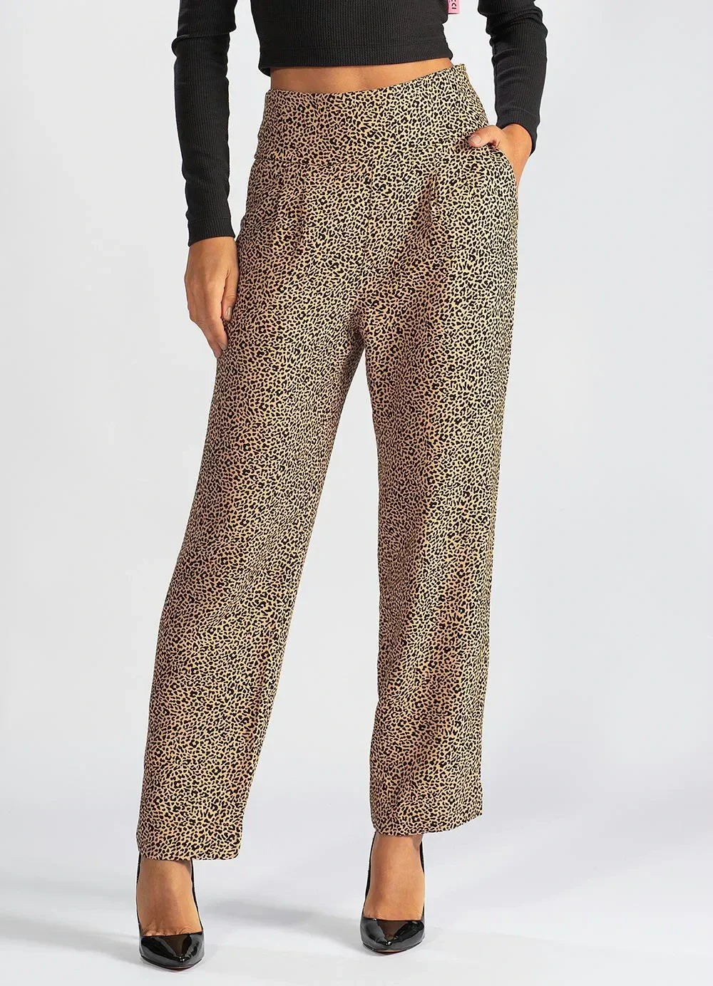 Hering - Calça Ampla de Viscose Estampa de Onça Marrom