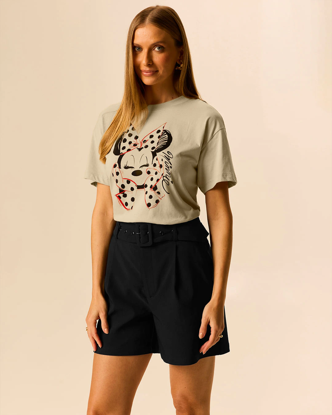 Camiseta Reta Feminina Estampa Ilustrativa Minnie Mouse Em Algodão