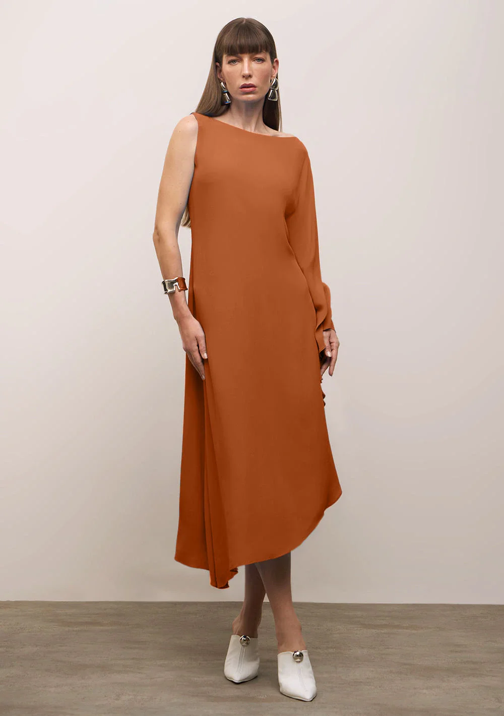 Vestido Iódice Solto Decote Canoa Manga Longa Midi Laranja