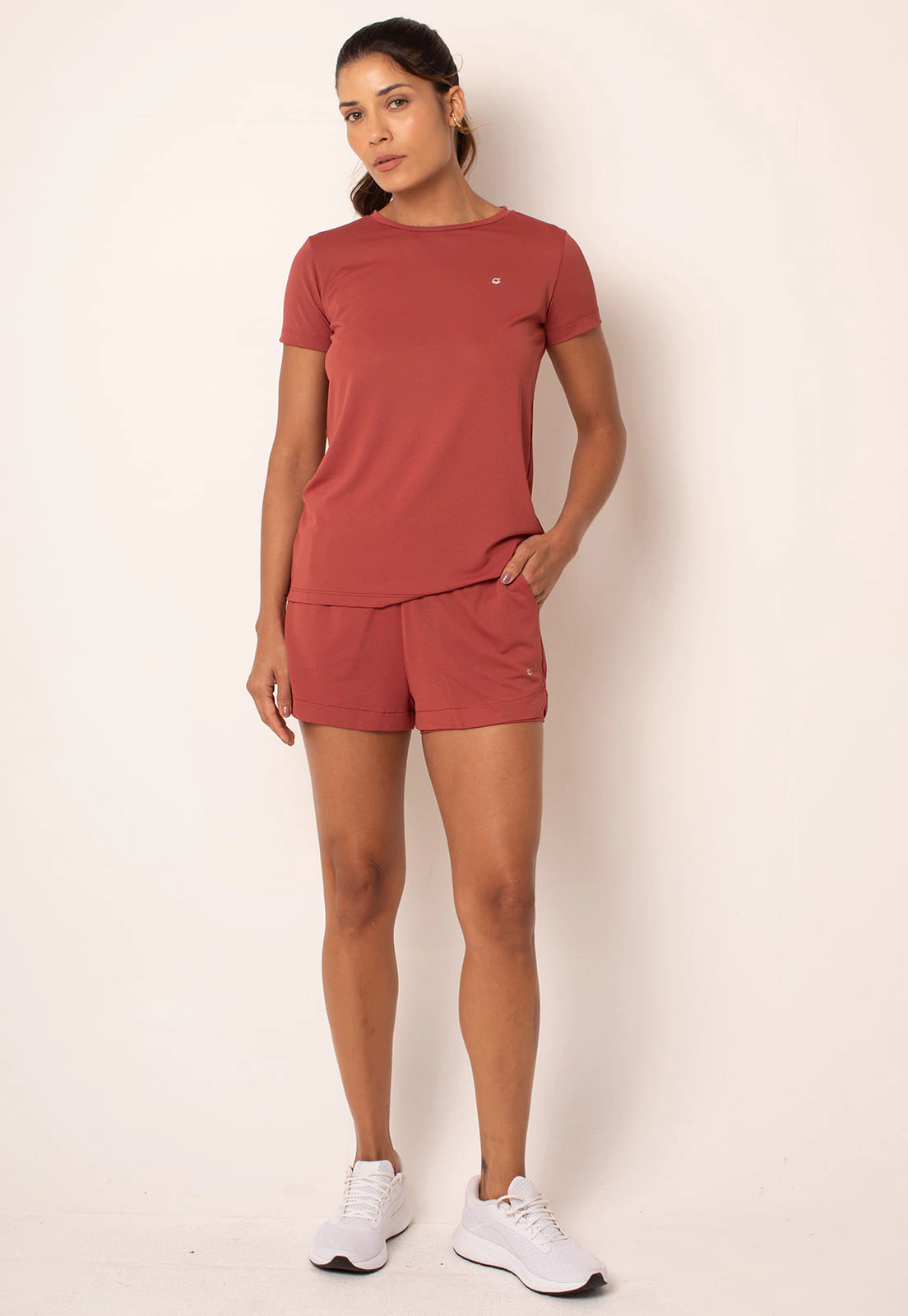 Conjunto Fitness Camiseta Básica e Shorts Run Sting