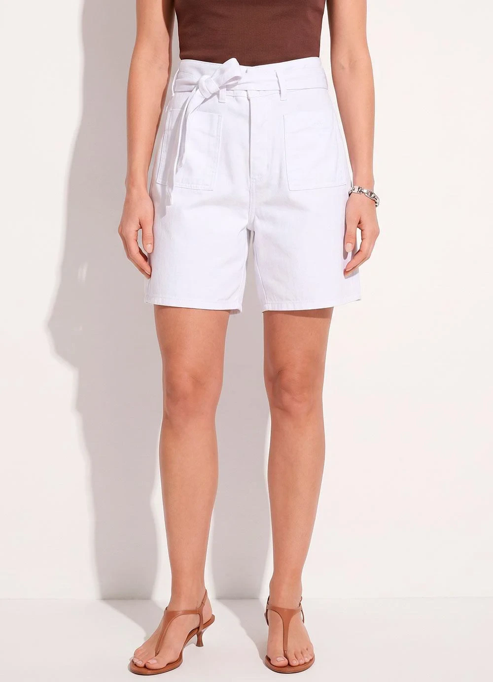 Quintess - Short Branco em Sarja com Bolsos