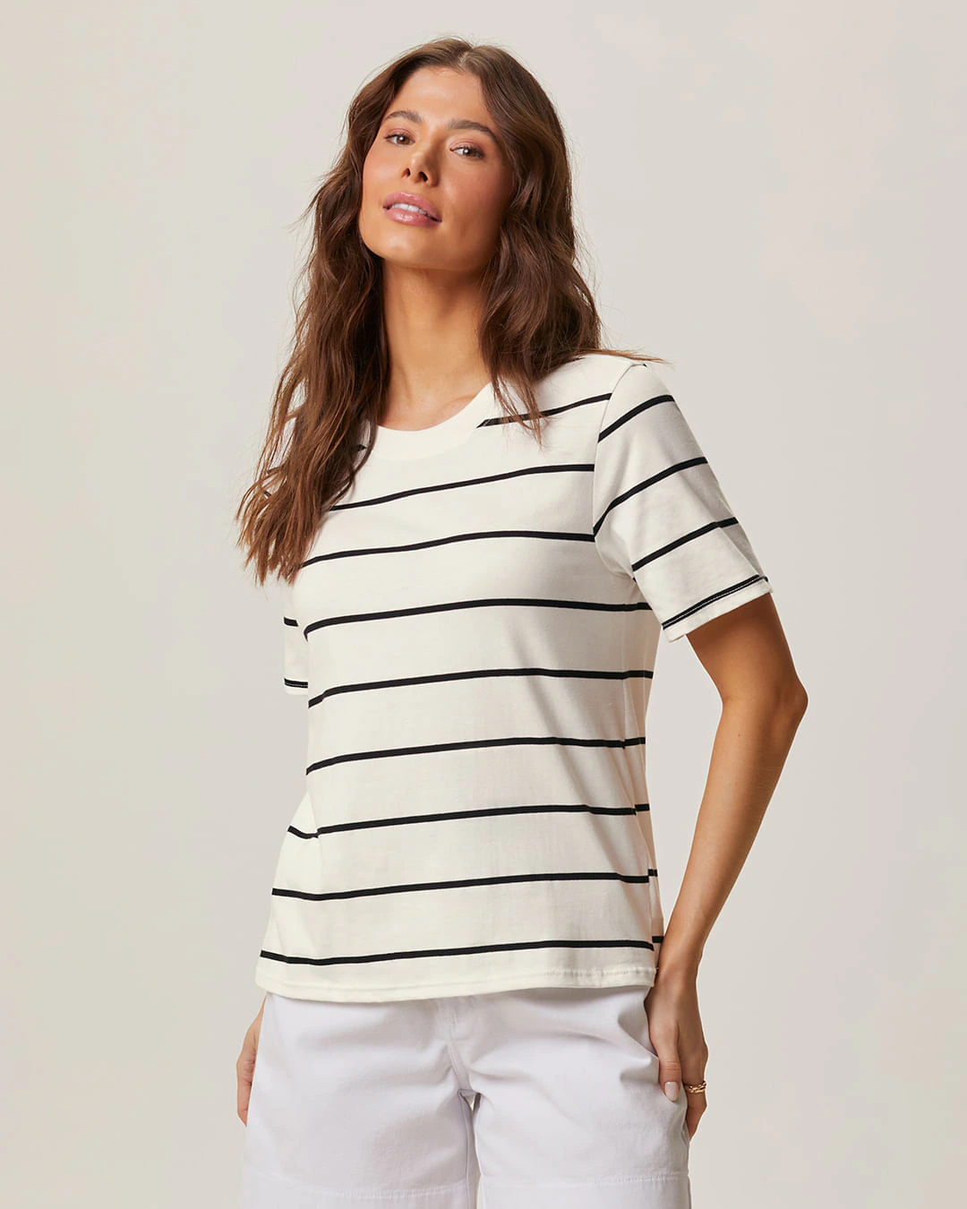 Camiseta Feminina Reta Manga Curta Em Malha Listrada