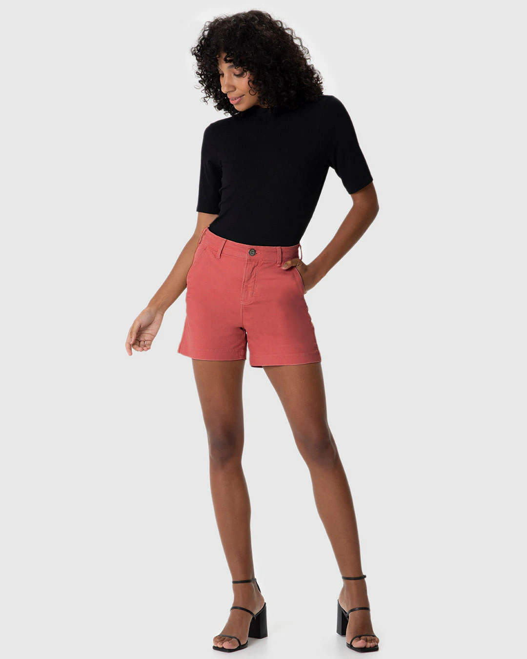 Shorts Feminino Alfaiataria Cintura Alta Em Sarja Com Elastano