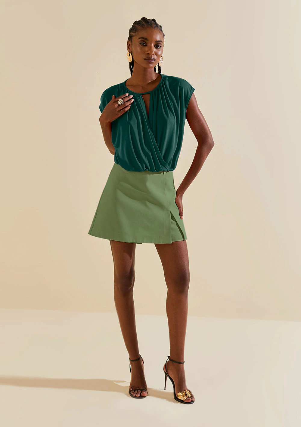 Shorts Morena Rosa Saia Ajustado Média Verde