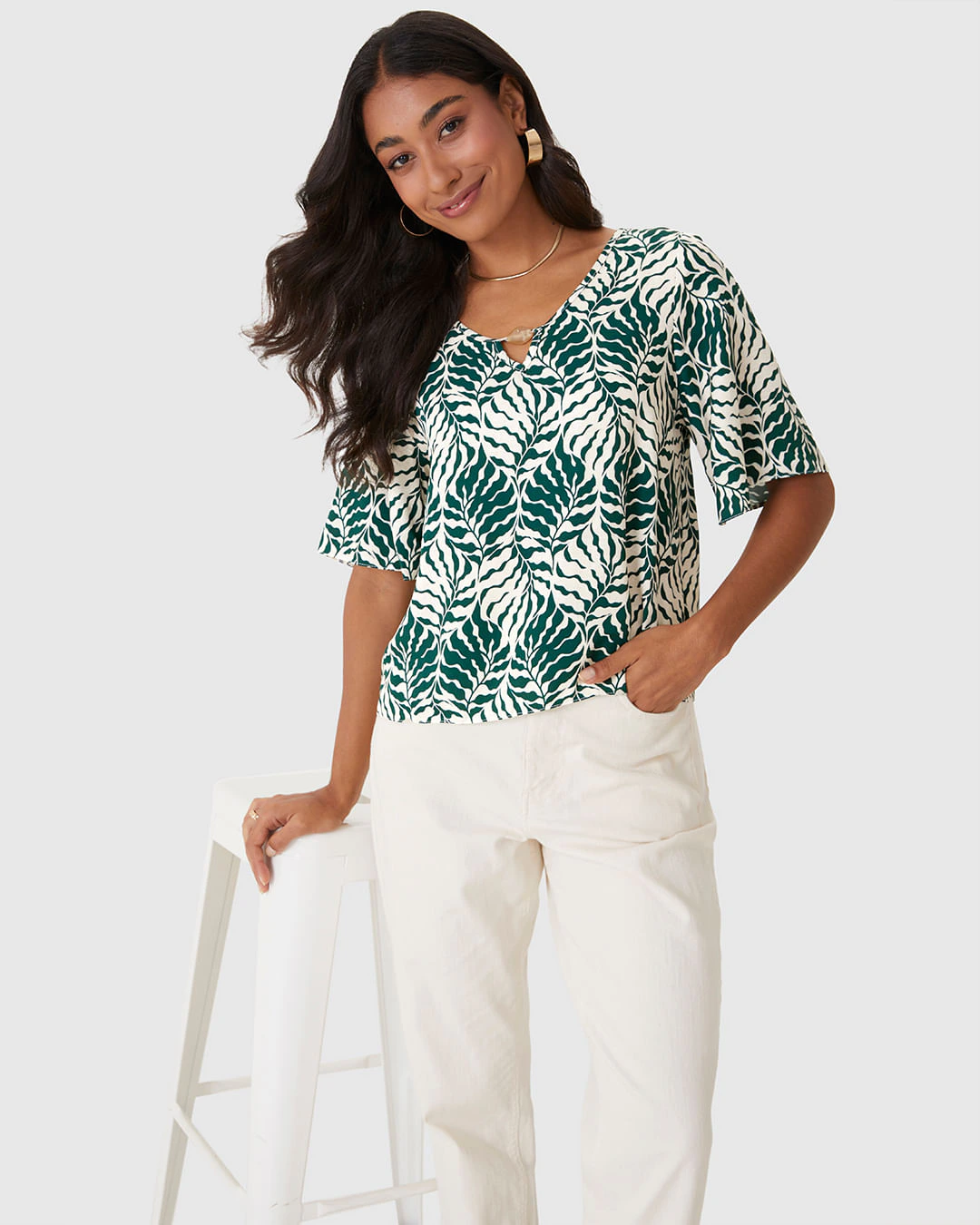 Blusa Feminina Ampla Decote V Detalhe Vazado Em Viscose