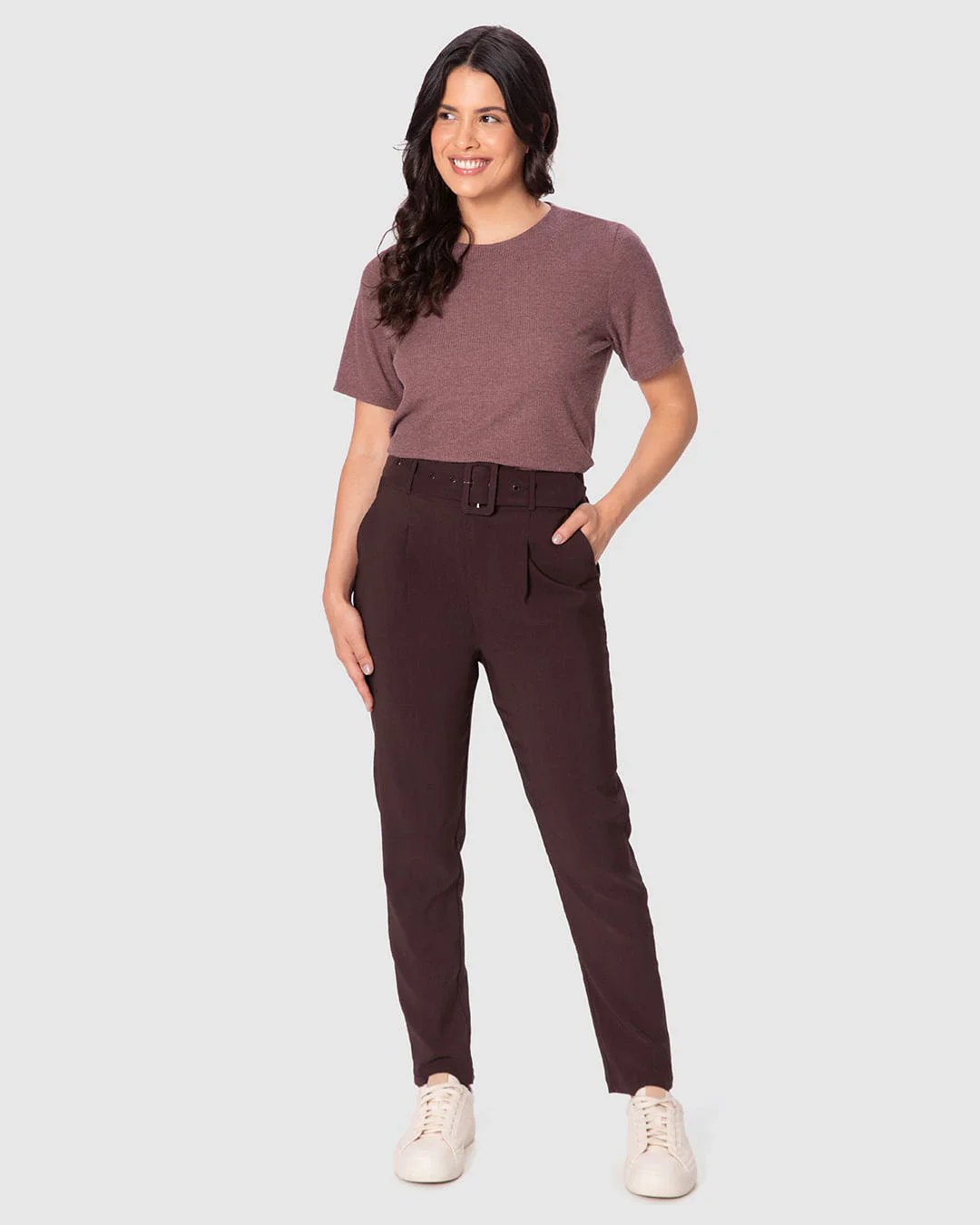 Calça Feminina Carrot Bolso Funcional E Cinto Alfaiataria Com Elastano