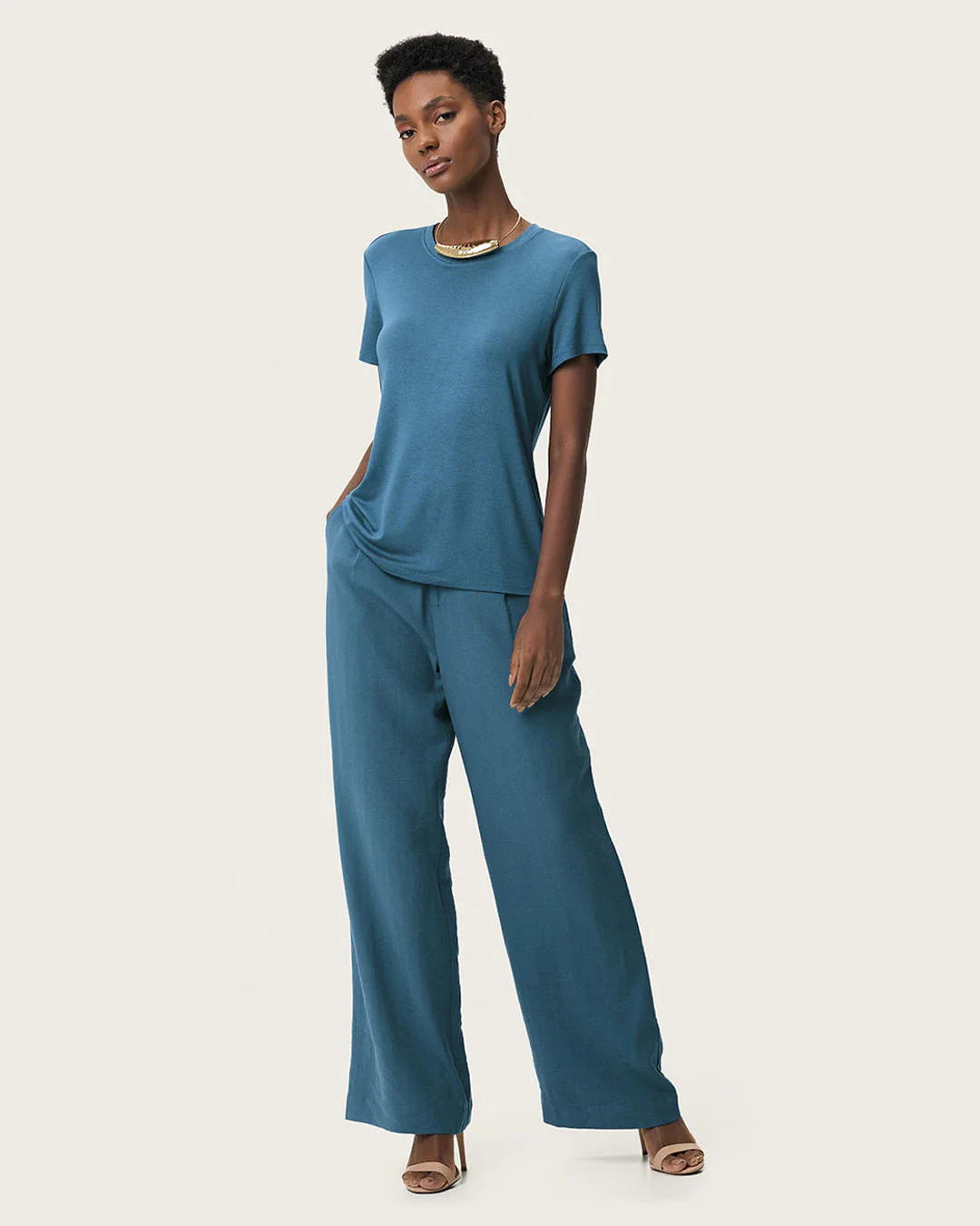 Blusa Feminina Slim Gola Redonda Manga Curta Em Viscose Stretch - ENFIM