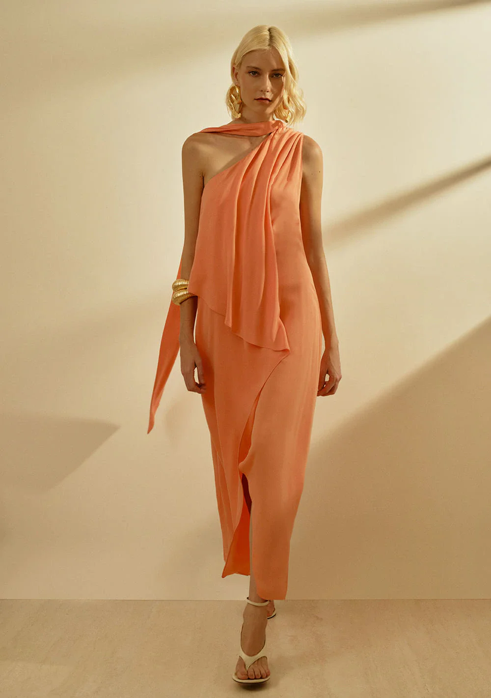 Vestido Iódice Solto Um Ombro Só Com Alça Midi Laranja