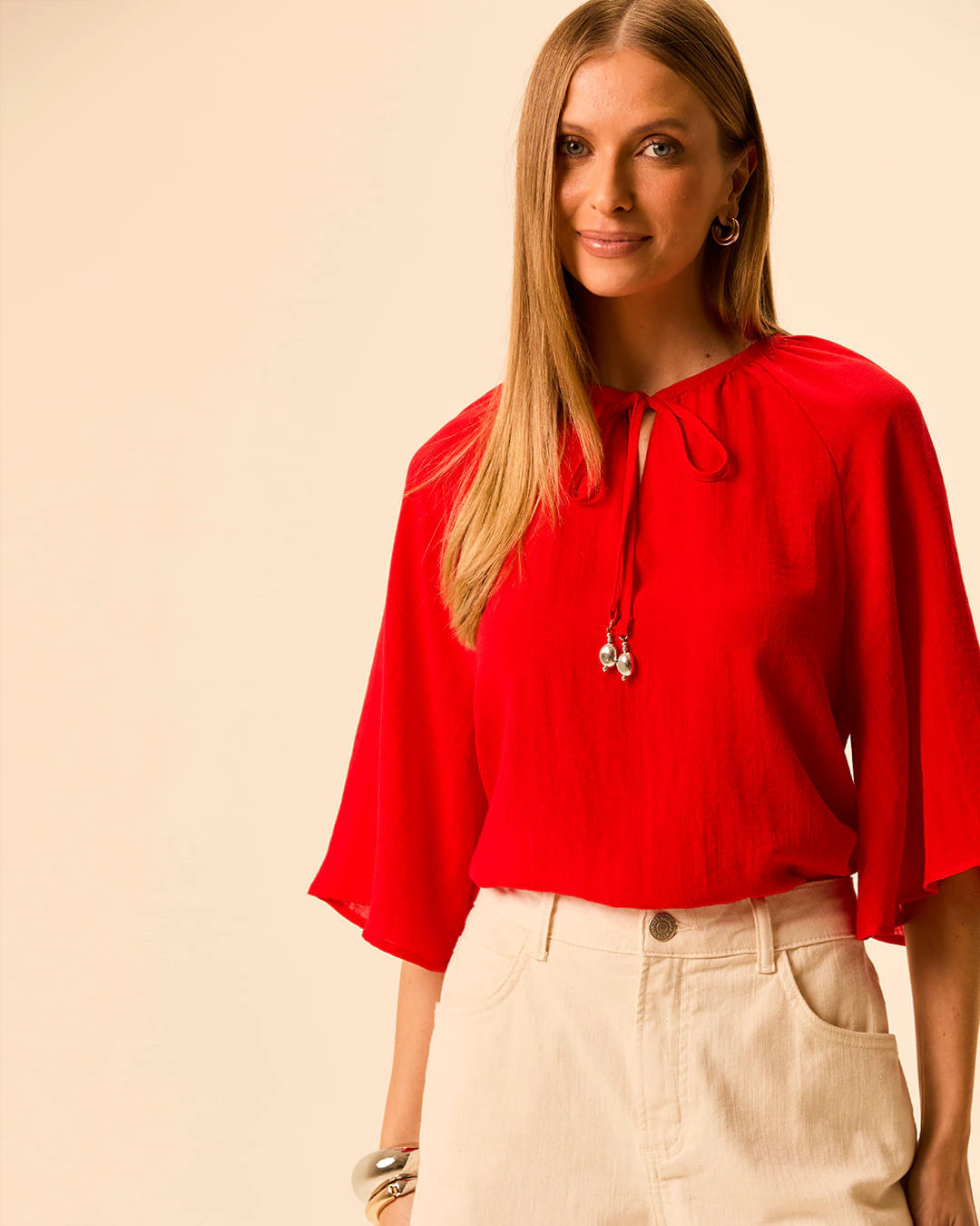 Blusa Bata Feminina Decote V Detalhe Amarração Em Viscose Texturizada
