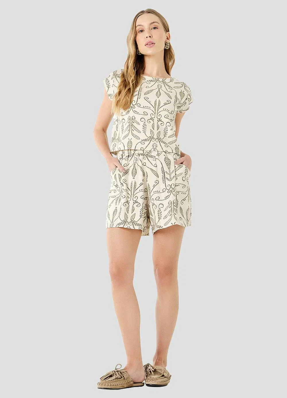 Cereja Rosa - Blusa em Tecido Plano Viscose Linho Bege