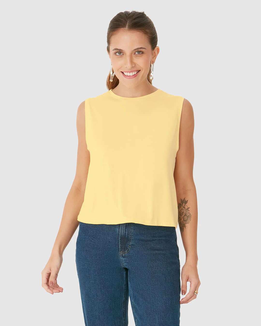 Regata Básica Feminina Long Cropped Em Viscose Stretch