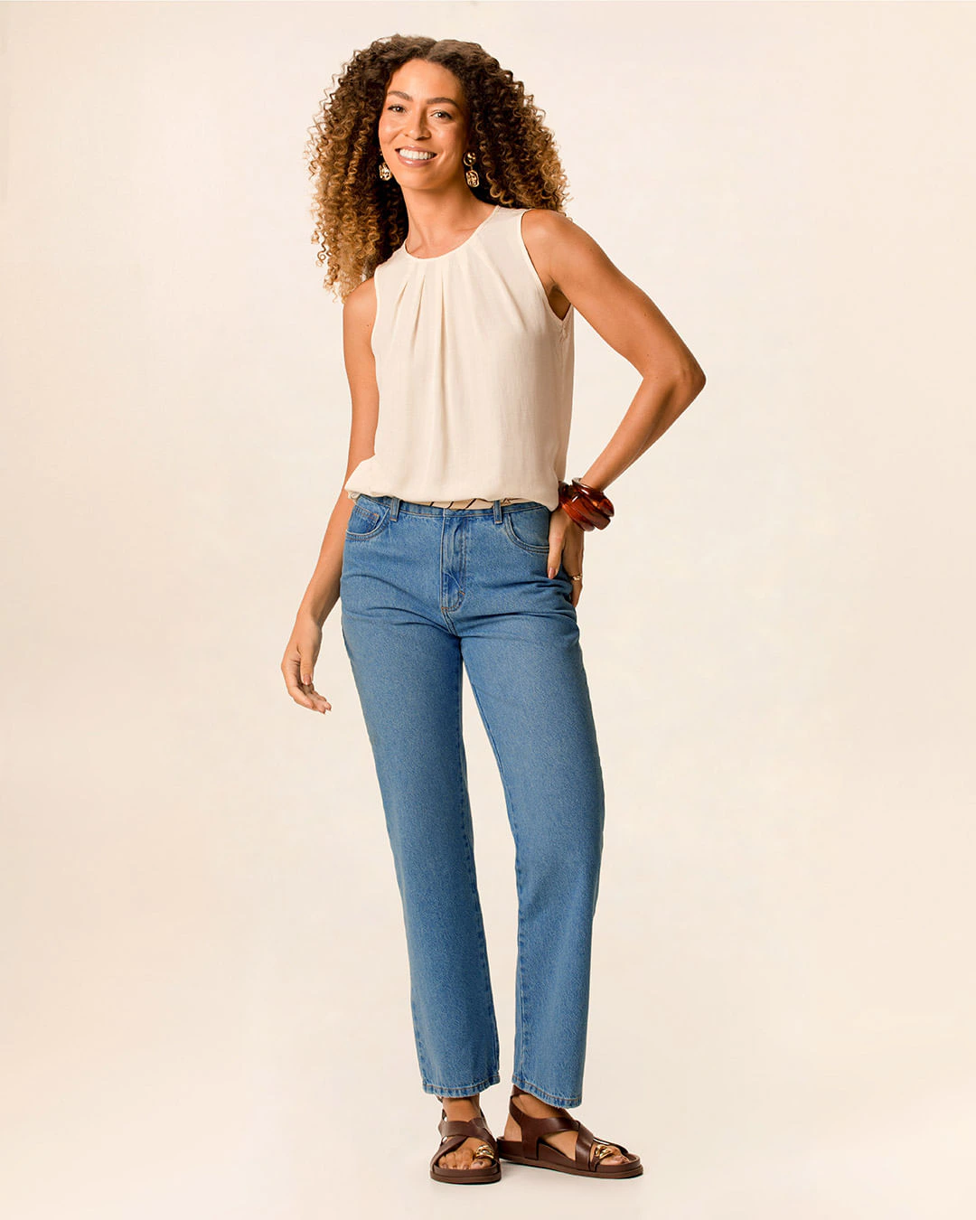 Calça Feminina Reta Cintura Média Em Jeans 100% Algodão Eco Itajaí