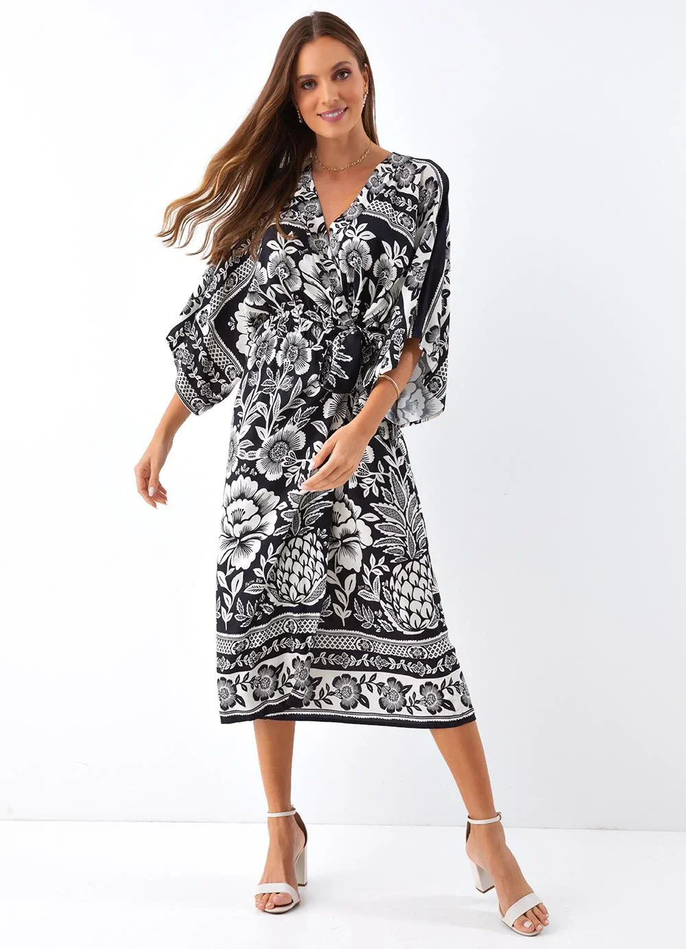 Farm - Vestido Midi Jardim Romance