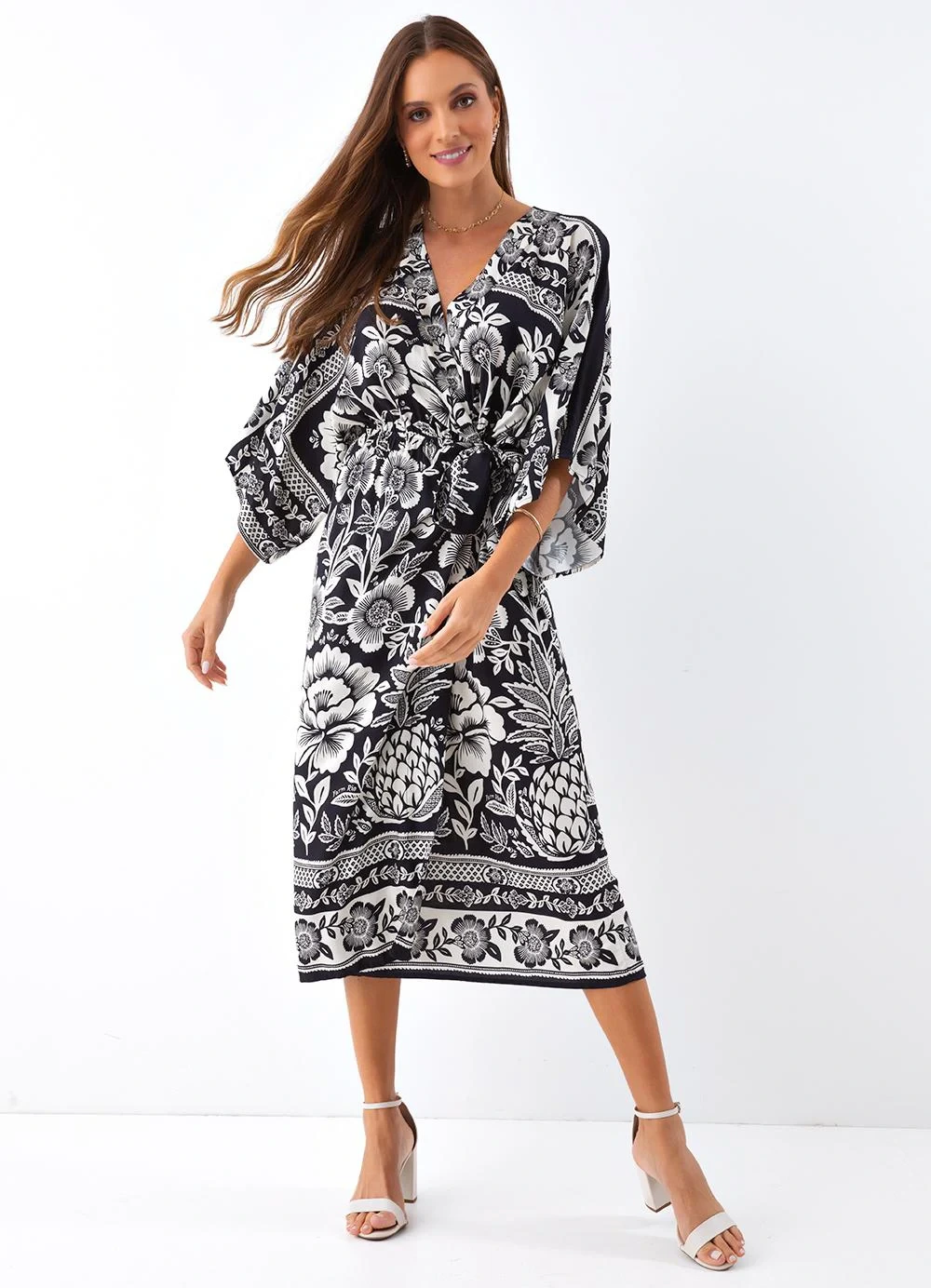 Farm - Vestido Midi Jardim Romance