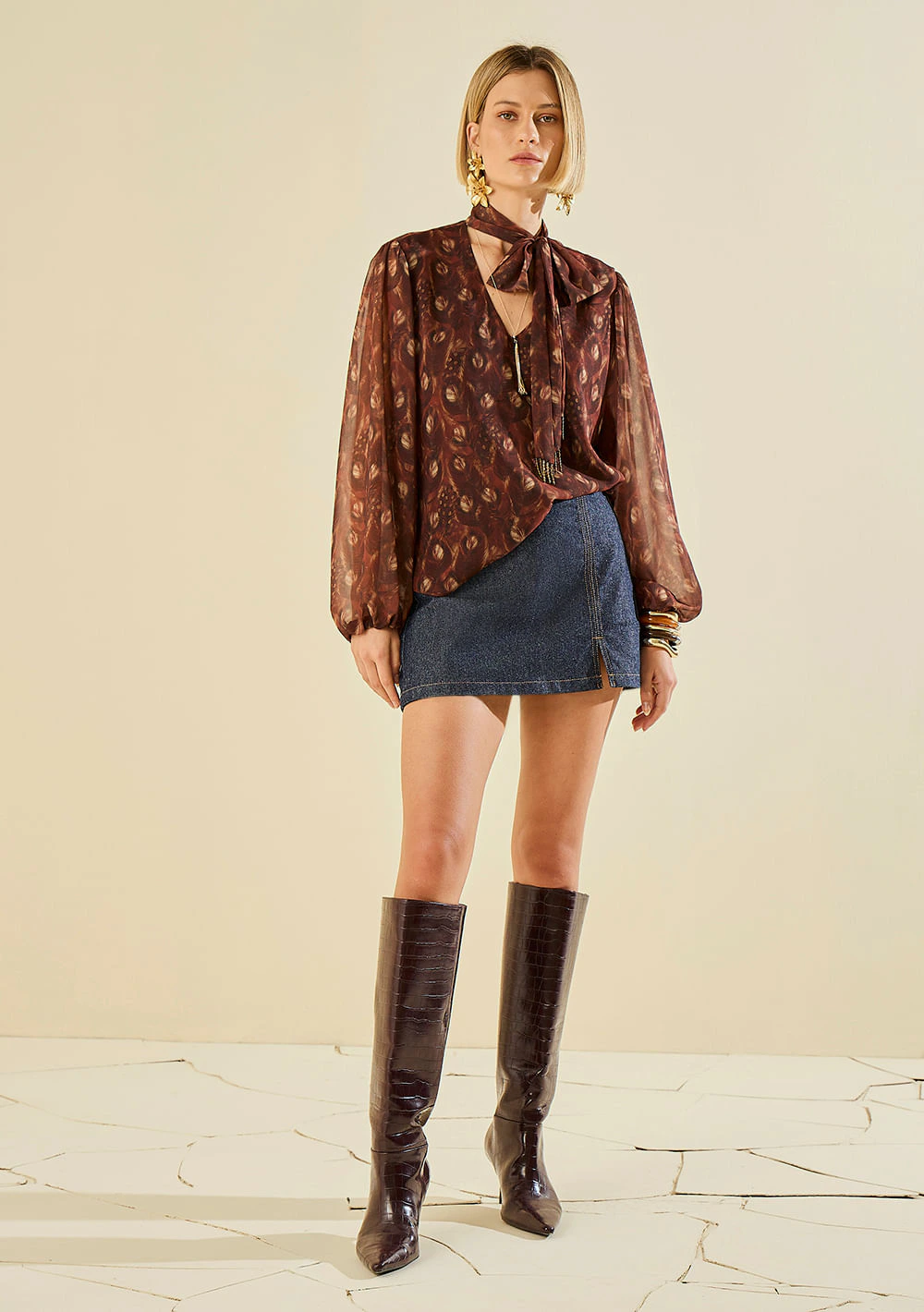Blusa Morena Rosa Solta Decote V Manga Longa Padrão Marrom