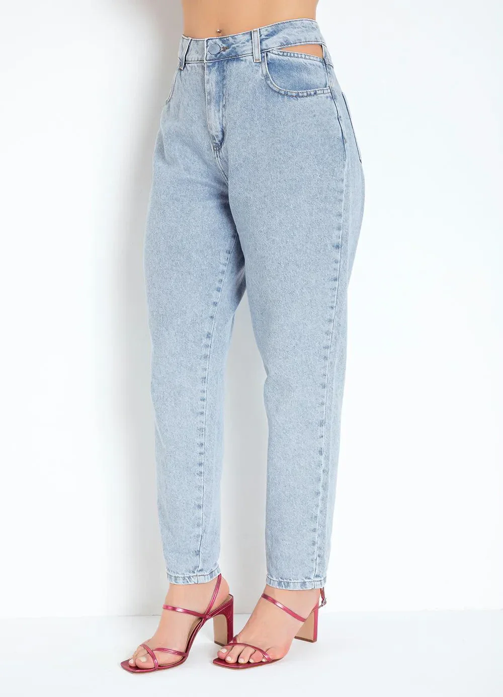 Sawary Jeans - Calça Jeans Mom Jeans com Detalhe Vazado Sawary
