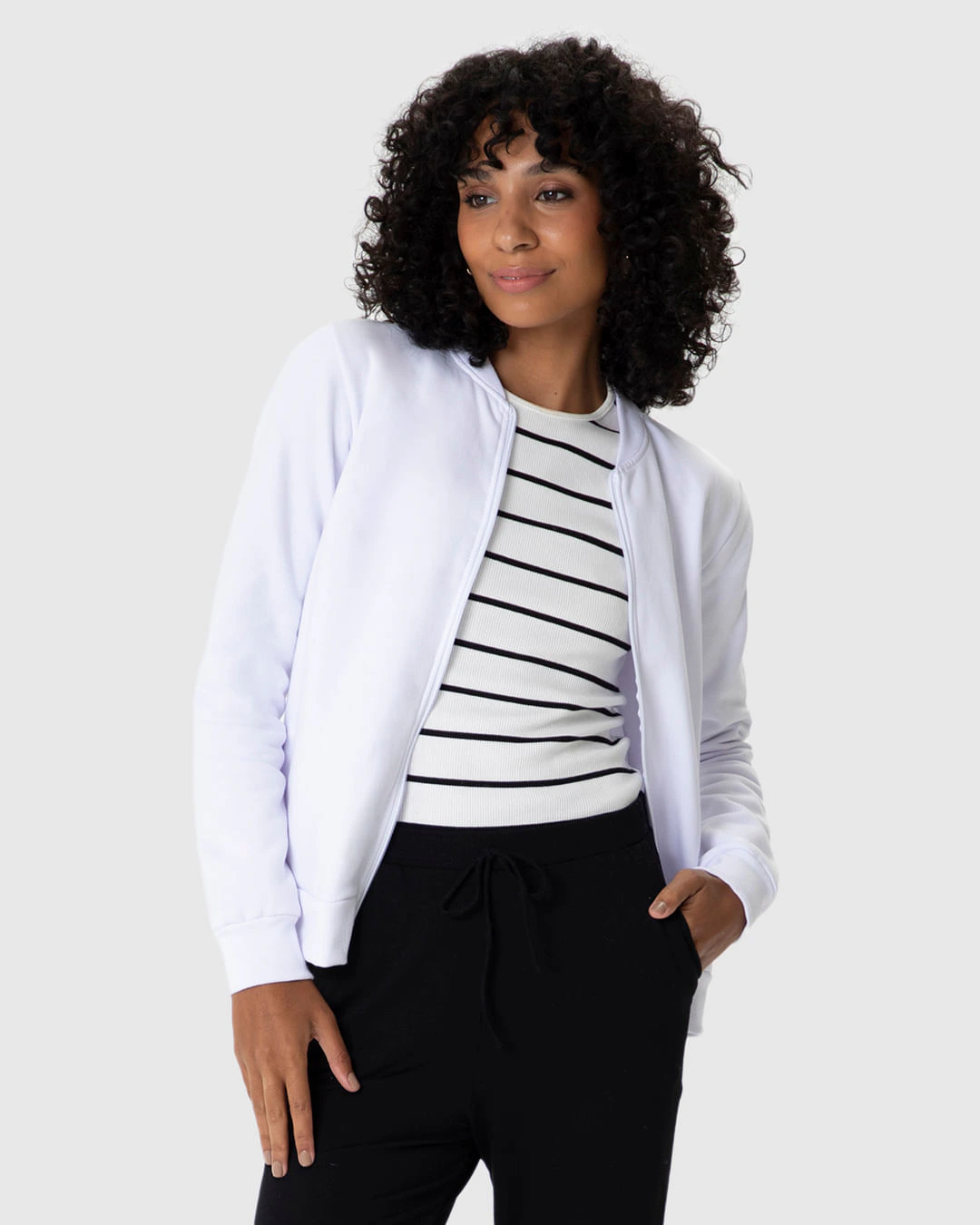 Jaqueta Básica Feminina Bolso Lateral Em Moletom Flanelado