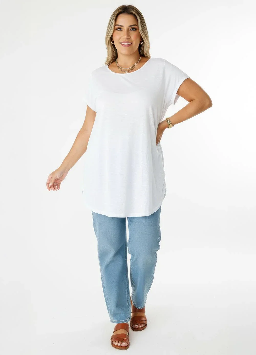 Quintess - Blusa Alongada Branca com Barra Arredondada