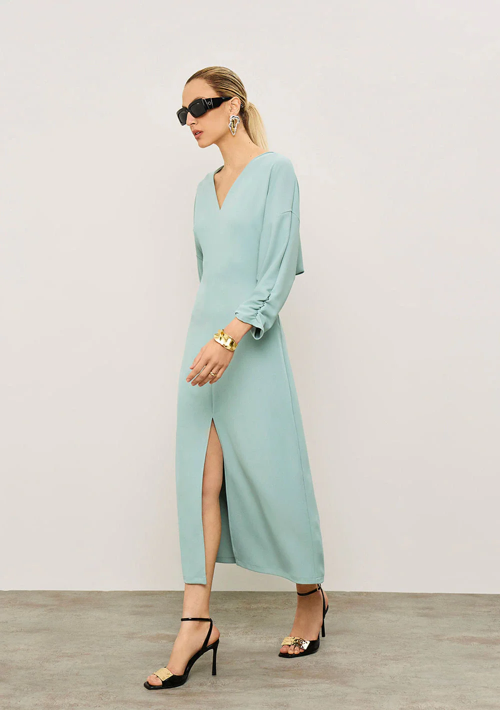 Vestido Iódice Solto Decote V Manga 3 Quartos Midi Azul