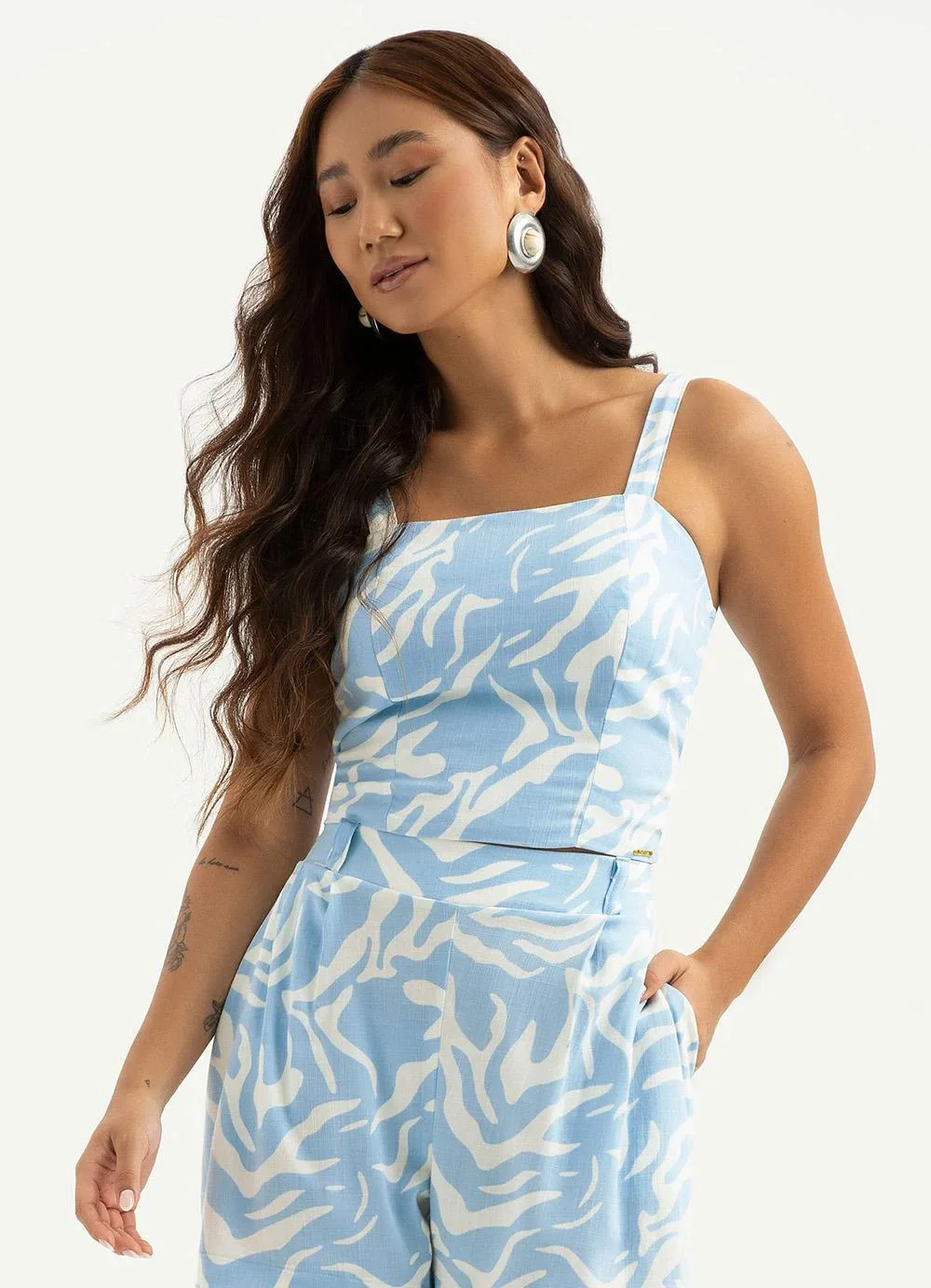 Cativa - Regata Decote Quadrado em Viscose Azul Claro