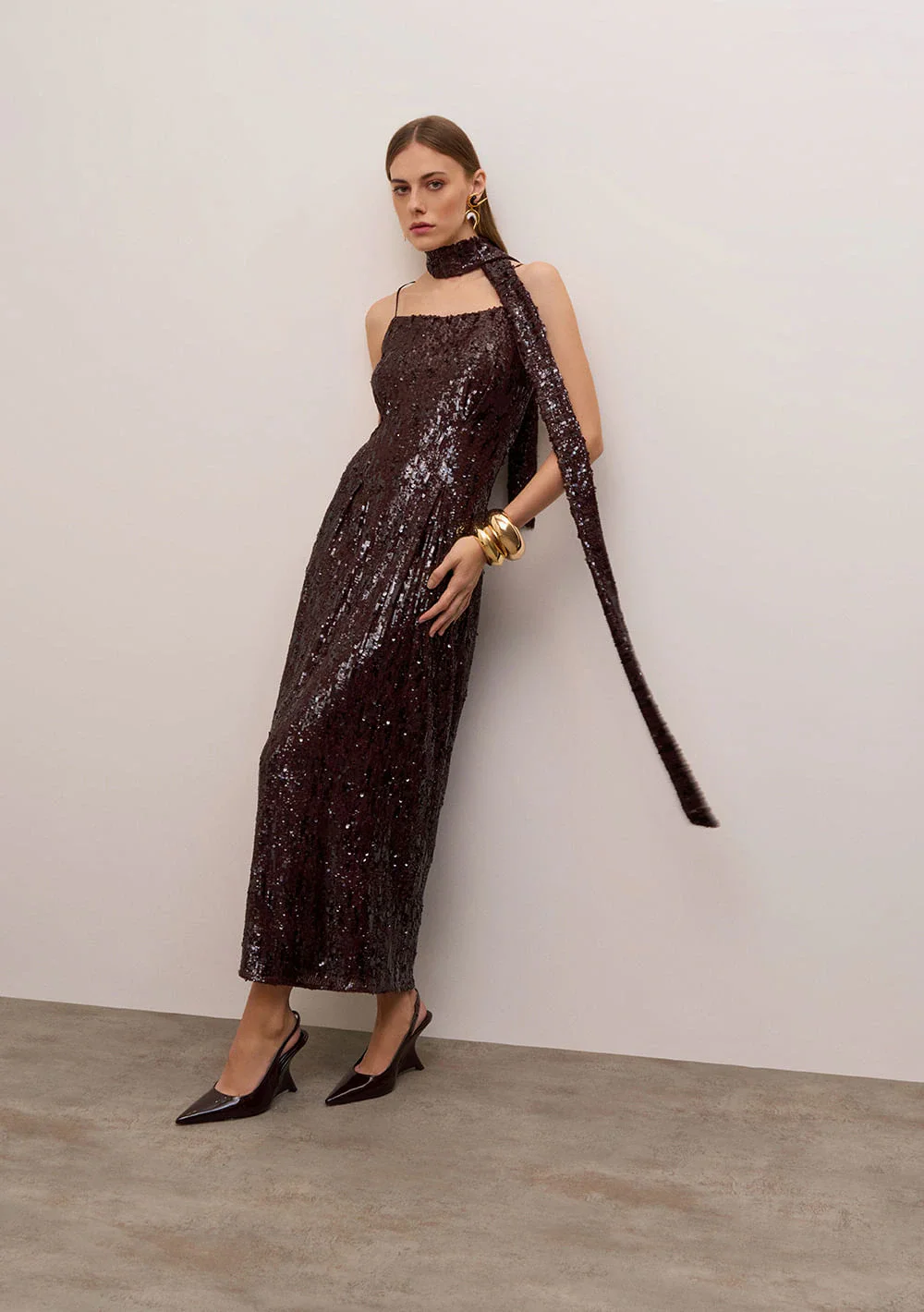 Vestido Iódice Ajustado Decote Reto Com Alça Longo Marrom
