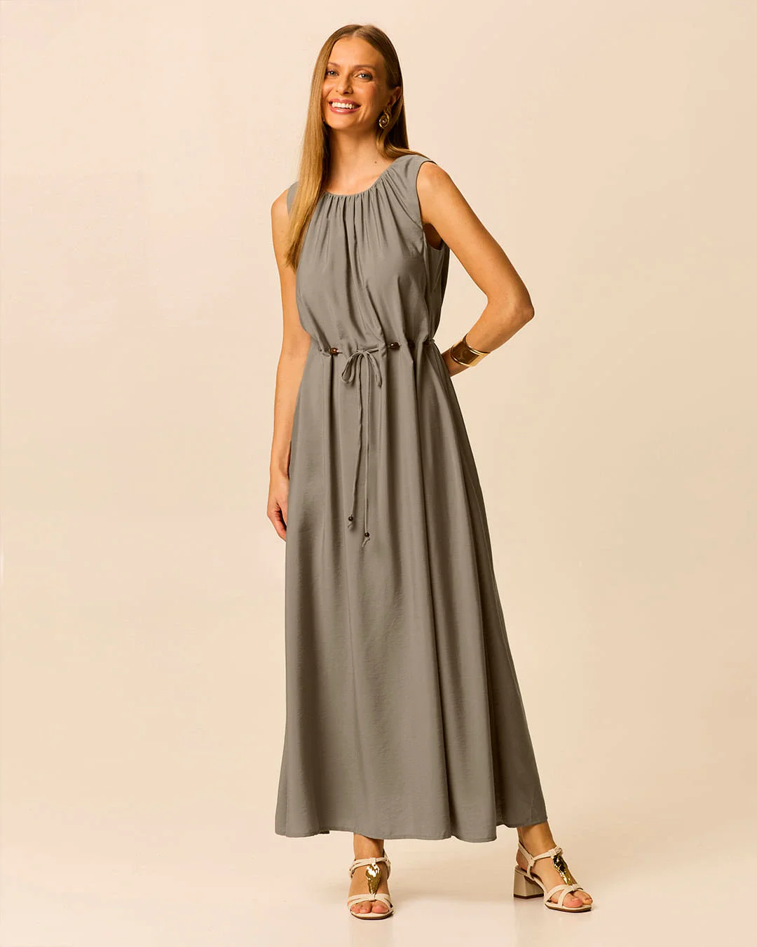 Vestido Longo Feminino Amplo Detalhe Cinto Com Miçangas Em Viscose